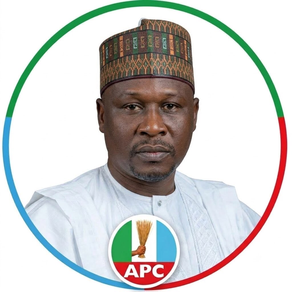  Ahmadu Umaru Fintiri 